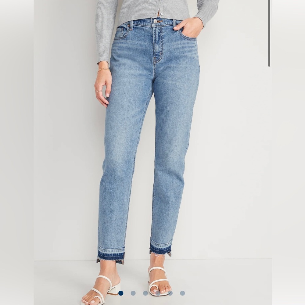 Old Navy mid-rise cut off boyfriend straight jeans